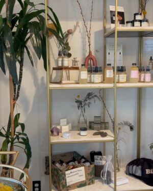 Ruth Connell Instagram - After, Before, During, In and Around @jenetteskin @beinginla 

Glow up by Jenette herself who I’m calling a ‘master apothecary’ of all things natural, fabulous and amazing for your skin. If you can get to her literally magical studio (and laboratory) in Los Feliz I highly recommend it. If you can’t, then treat yourself to her hand made, entirely ethical skincare online. An amazing gift to yourself or someone special. 
More to follow 🩶🩶🩶🩶🩶🩶🩶🩶🩶🩶🩶🩶🩶
#JustAddSugarCacaomask #bedevine #transform #beclean *highly recommended products