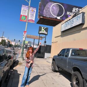 Ruth Connell Instagram - The sweetest thing ever from the greatest fans (please tag yourselves below). Thank you so much for this #savedeadboydetectives billboard near the @netflix head office in LA 💜 💜💜💜💜💜💜💜💜💜💜💜💜