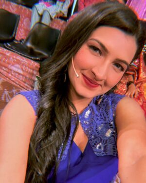 Rutuja Kulkarni Instagram - “आता होऊ दे धिंगाणा ३” उद्या आणि पर्वा रात्री ९.०० ला 
४-५ जानेवारी 9pm la @star_pravah वर 
नक्की बघा ❤️✨

#AataHouDeDhingana #StarPravah #GGMC #GharoGhariMaatichyaChuli #Marathiactress #marathimulgi #maharashtra #marathi #rutujacoolkarni