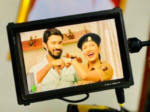 Rutuja Kulkarni Instagram - Satya Surve 🤜🤛 Constable Priya Chavan
Behind the scenes #bts 

📸 : @marutidesai19 🫶✨

#marathiactress #marathiactor #marathimulgi #marathimulga #marathi #maharashtra #marathiculture #marathistars #india #constablemanju #sunmarathi
