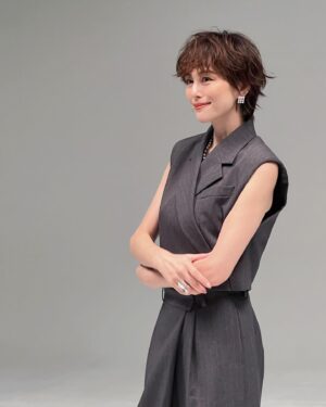 Ryoko Yonekura Instagram - My Latest Fashion Collection✨✨

1st/2nd photos
jacket, blouse, pants, bracelet: @fabianafilippi
earrings, shoes: @jimmychoo

3rd photo
dress: @numeroventuno
shoes: @gianvitorossi

4th/5th photos
dress: @msgm
jewelry: @piaget
shoes: @gianvitorossi

6th/7th photos
jacket, knit, pants: @barneysjapan
jewelry: @tasaki_intl
shoes: @gianvitorossi

8th/9th photos
dress: @msgm
jewelry: @piaget
shoes: @gianvitorossi
