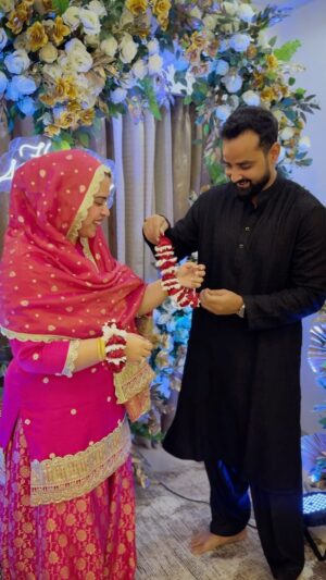 Saba Ibrahim Instagram - Alhamdulillah ma sha Allah ❤️ @khalid_niaz23 

Full vlog on YouTube - saba ibrahim

.
.
Thanku for the outfit bhabhi @ms.dipika