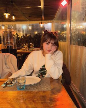 Sabrina Ng Instagram - Merry Kissmas🎄🇪🇸🌟
