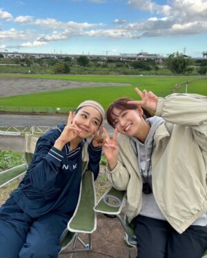 Sae Okazaki Instagram - ついに今夜22時から
「あのクズを殴ってやりたいんだ」最終回🥊

ほこ美の熱い思いに海里はどう突き動かされるのか
二人の恋の結末を是非見届けてください🥺

最後に皆さんとの写真を、、🫶

#あのクズ