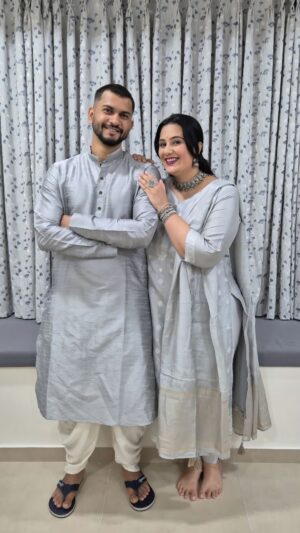 Sai Lokur Instagram - Durga Puja ready! 

#navratri #durgapuja #twinning #couplereels #reelsinstagram #styling #stylingreels #trendingnow #trending #viralvideos #trendingaudio #coupletwinning #couplegoals #grey #exploremore #mrandmrs