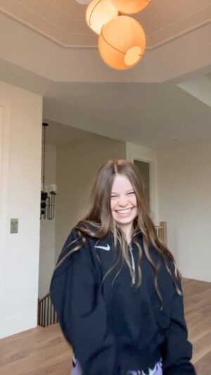 Salish Matter Instagram - I am sooooooo excited to move into our new house!!!!!! 🩷❤️