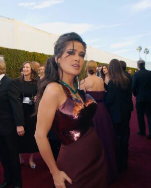 Salma Hayek Pinault Instagram - Congratulations to all the winners at the @goldenglobes, what a way to kick off the year! 👏✨ And to all the fabulous losers- bravo, your incredible work shined brightly and makes this season special. Kisses x

You can stream the full show now on demand via @ParamountPlus. #GoldenGlobes

📸: @ellenvonunwerth, @bucknerphoto 
Hair: @peter.savic
Make-up: @etienneortega
Nails: @kimmiekyees
Dress: @gucci 
Jewellery: @lorraineschwartz