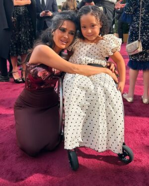 Salma Hayek Pinault Instagram - Congratulations to all the winners at the @goldenglobes, what a way to kick off the year! 👏✨ And to all the fabulous losers- bravo, your incredible work shined brightly and makes this season special. Kisses x

You can stream the full show now on demand via @ParamountPlus. #GoldenGlobes

📸: @ellenvonunwerth, @bucknerphoto 
Hair: @peter.savic
Make-up: @etienneortega
Nails: @kimmiekyees
Dress: @gucci 
Jewellery: @lorraineschwartz