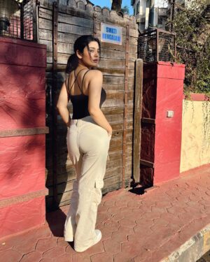 Saloni Sandhu Instagram - ✨
