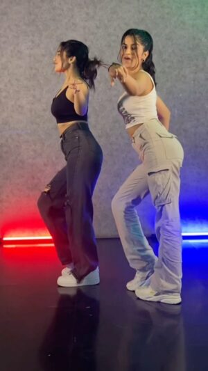Saloni Sandhu Instagram - 💁🏻‍♀️

#reels #explore #reelsinstagram #explorepage #fyp #dance