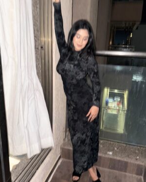 Saloni Sandhu Instagram - 🖤