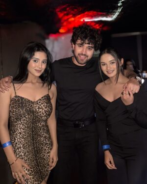 Saloni Sandhu Instagram - We 3 ❤️ 

#actor #mohitparmar #saloni #sharon #abhir #charu #Kiara #yrkkh #love #friends #trending #shukrana