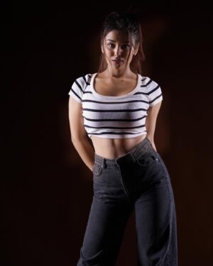 Saloni Sandhu Instagram - Grow through what you go through 
.
.
.
📸-: @clickwitharjun 
#instagood #beyourself