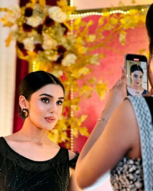 Saloni Sandhu Instagram - 🐣