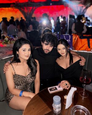Saloni Sandhu Instagram - We 3 ❤️ 

#actor #mohitparmar #saloni #sharon #abhir #charu #Kiara #yrkkh #love #friends #trending #shukrana