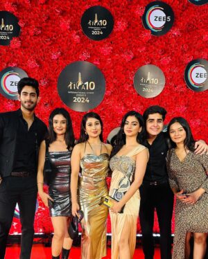 Saloni Sandhu Instagram - Chorus gang 🤍🧿😂
@rishabhjaiswalll @salonisandhu95 @manthansetiaa @shreyakalraa @garvita.ig
