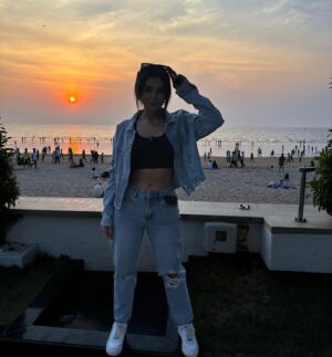 Saloni Sandhu Instagram - just updating the “this is her” pic
.
.
.
#beyou #instadaily #instapost