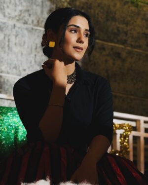 Saloni Sandhu Instagram - Rafta rafta♥️ 
.
.
.
📷 @rohitpurohit08 🫶🏼
#yrkkh #starplus #charubansal #shootdiaries