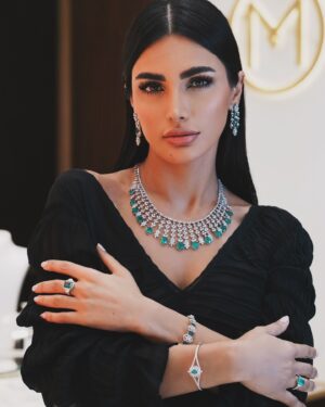 Sama Zakeri Instagram - It was a delight to explore the exquisite creations at Artistry by Malabar Gold & Diamonds @artistrybymgd ✨. Featuring meticulously handcrafted masterpieces by skilled artisans, the showroom radiates a perfect blend of sophistication elegance and luxury.

📍Dubai Hills Mall 
#ArtistryByMGD #DubaiHillsMall #malabargoldanddiamonds