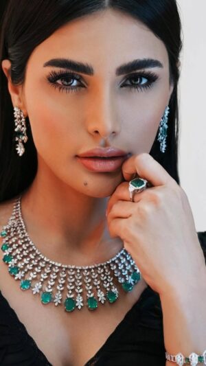 Sama Zakeri Instagram - It was a delight to explore the exquisite creations at Artistry by Malabar Gold & Diamonds @artistrybymgd . Featuring meticulously handcrafted masterpieces by skilled artisans, the showroom radiates a perfect blend of sophistication elegance and luxury.

📍Dubai Hills Mall 
#ArtistryByMGD #DubaiHillsMall #malabargoldanddiamonds