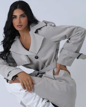 Sama Zakeri Instagram - آنکه تصمیم نمیگیرد محکوم است به حرکت نکردن، اشتباه نکردن، شکست نخوردن، ناراضی بودن، خشمگین بودن و این یعنی آرام آرام مُردن!

و آنکه تصمیم میگیرد محکوم است به حرکت کردن، اشتباه کردن، شکست خوردن، پیدا کردن خودش و ساختن ورژن جدیدی از خودش! و این یعنی آرام آرام زنده شدن! 

متن #پونه_مقیمی 
.
#dubaimodel #dubailife #arablook #dubaiagency #hijab #sama #love #dubaiinfluencer #studio #hijablook #fashion #dubaistudio #localdesigner #fantastic