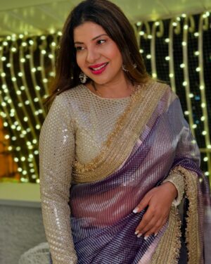 Sambhavna Seth Instagram - Wishing Everyone A very Happy Diwali🌟🪔🧉

Saree @safetyypins
PR @dinky_nirh
Hair @neetu_saibanna