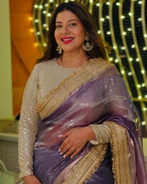 Sambhavna Seth Instagram - Wishing Everyone A very Happy Diwali🌟🪔🧉

Saree @safetyypins
PR @dinky_nirh
Hair @neetu_saibanna