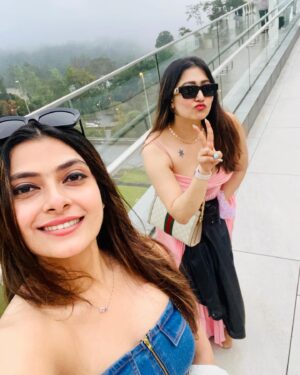 Sampurna Lahiri Instagram - ‘সব ভালো যার শেষ ভালো তার’….

@ayantikaghoshbasu 
.
#travel #ocean #traveldiaries #girlstrip #photodump #love #happiness #fun #life