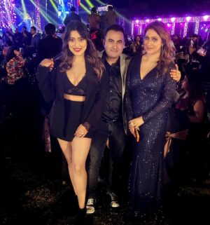 Sampurna Lahiri Instagram - The best way to predict the future is to create it. Let’s make 2025 extraordinary! ❤️✨🎉💫🥂
.
.
#newyear #happynewyear2025 #newbeginnings #positivity #goodvibes #happiness #luck #love #prosperity #light
