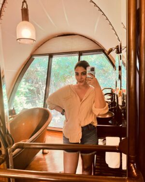 Samyuktha Instagram - Behind the scenes 🤎

#myvibe #travel #wanderer