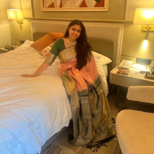 Samyuktha Varma Instagram - The essence of feminity is to absolutely love being a woman🌷