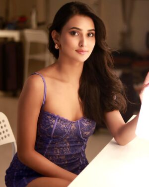 Sanchi Rai Instagram - Purple-where calm blue meets fiery red💜

📸- @1abirroy 
💄- @ami_sagar 
👗- @mandeep.seeray 
📍- @1abirroy studio 
@toabhentertainment 

#instagood #love #fashion #purple #instagram #explore #trend