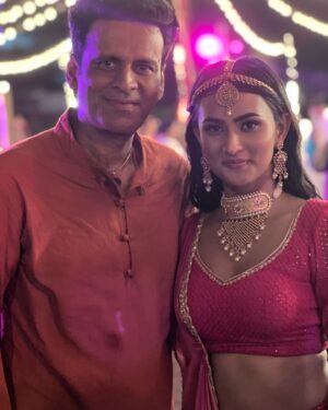 Sanchi Rai Instagram - Behind the scenes Of Film Bhaiya Ji ♥️💃🏻

@bajpayee.manoj @suvindervicky @jatingoswami_official @vipin.sta @zyhssn @apoorvsinghkarki01 @vinod.bhanushali @kamleshgori1 @iamsameksha @itsshaeloswal @shabanabajpayee @vikramkhakhar @bhaveshbhanushali_ @kingrani.deepak @arjunkukreti @akashmakhija94 @bsl_films @ssoproductions @auregastudios_official @hitz.music.official @penmovies #PenMarudhar @jayantilalgadaofficial 

#instagood #love #fashion #bts #film