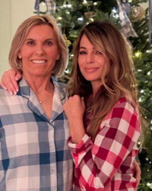 Sandy Yawn Instagram - Life, love, bdays and pjs 😍