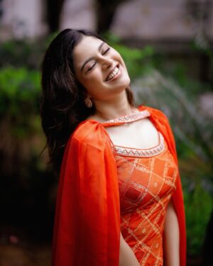 Sanjana Krishnamoorthy Instagram - பொங்கல் வாழ்த்துக்கள் 🧉🌾🫶🏻

Outfit @kiarainchennai 
Shot by @thatmadraskaran 
Stylist @deekshitanikkam 
Styling assistant @purani.24 
Makeup by @sujitha_mua 
Hair by @zainusyed3 
Jewellery by @heerbypriyanka