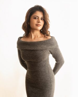 Sanjana Krishnamoorthy Instagram - own lane own pace 🪐 

Photography @balakumaran.19 
Styling @deekshitanikkam 
Makeup @anupama.krishnamachari 
Hair @hair_by_aiswaryaraj 

@bxd_productions