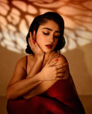 Sanjeeta Bhattacharya Instagram - Thanks for the nose, dad! 

Photographed by: @adriftinnature 
MUA: @kajalsood 
Hair: @anoop_hairstyles 
Styled by: @studio.workingrl @aanchalrai.1
