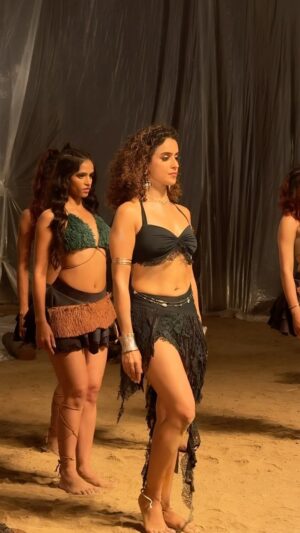 Sanya Malhotra Instagram - Mere soneyaaaa ❤️‍🔥👁️❤️‍🔥 #AANKH