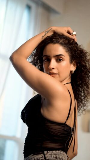 Sanya Malhotra Instagram - ❤️‍🔥 #AANKH❤️‍🔥

🎥 @ohmygosh_joe