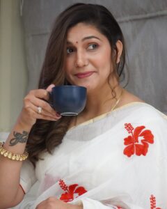 Actress Sapna Choudhary HD Photos and Wallpapers January 2025
