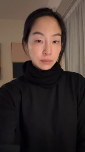 Sara Jane Ho Instagram - In a lunar new year kind of mood and strumming a little song for you all on a guzheng - also known as the oriental piano. I took some lessons when I was down in the dumps after a break up nearly a decade ago - learning something new is a helpful way to cope with losing something. It took about 10 lessons and then I was back on my merry way 🪭