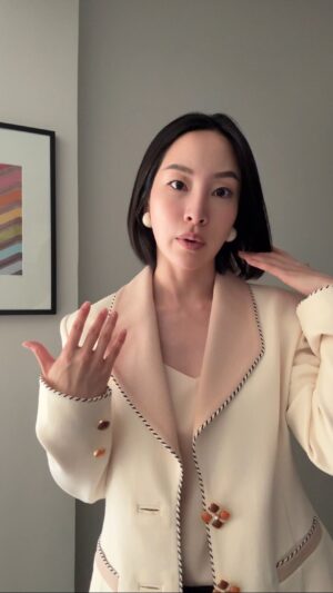 Sara Jane Ho Instagram - How I choose which earrings to wear with my outfit 🎀