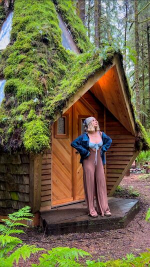 Sara Jean Underwood Instagram - Posting here because some outfits are cute and deserve a larger audience 😜 #ootd #grwm #fashion #cabinlife