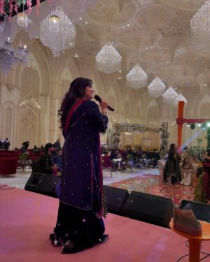 Sara Raza Khan Instagram - Do we Perform for Wedding Shows ??? Yes we do but Only for The Families who are in Love with TRUE Music 🎼 and feel The Essence of Melodies 🎶🧿🥰💕 Lovely Grand Wedding Event for a Beautiful Family ☺️ Loved Sharing my Music for u all 🎼. #sararazakhan #sararazakhanmusic #sara #music