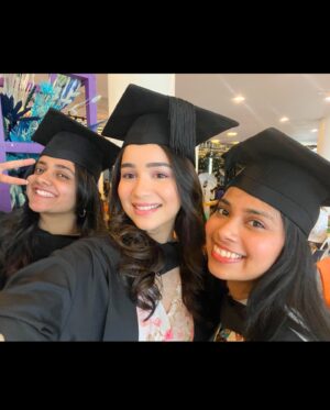 Sara Tendulkar Instagram - just got 1 degree hotter🔥🤭🎓