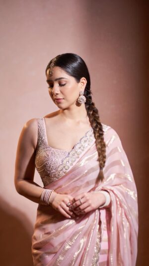 Sara Tendulkar Instagram - 🍯💞

Wearing @chameeandpalak
Jewellery @ut_jewellery_by_harveen

Styled by @ekalakhani 
Style team @itsfatimabaluch @deepikatiwarii
Hair @bismitaghatani @maisalonbandra 
Makeup 🙋🏻‍♀️
Nails @trendsetter_for_nails 
Video by @dieppj