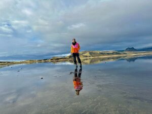 Sarah Felberbaum Instagram - ICELANDIC PHOTODUMP 

La prima foto riassume la mia reazione alla notizia. Tutte le altre sono un riassunto di quanto sia bello viaggiare e vedere il mondo insieme a quel biondo lì. Che amiamo un po’ tutti. (Si si è anche vostro, lo amate anche voi bla bla bla 😂) 
Spero di avervi regalato un po’ di bellezza e se potete, andate a scoprire questa terra meravigliosa.
