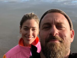 Sarah Felberbaum Instagram - ICELANDIC PHOTODUMP 

La prima foto riassume la mia reazione alla notizia. Tutte le altre sono un riassunto di quanto sia bello viaggiare e vedere il mondo insieme a quel biondo lì. Che amiamo un po’ tutti. (Si si è anche vostro, lo amate anche voi bla bla bla 😂) 
Spero di avervi regalato un po’ di bellezza e se potete, andate a scoprire questa terra meravigliosa.