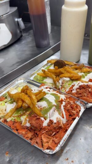 Sarah Hussain Instagram - New York Must Tries ⭐️ Episode 1 ⭐️ 

Chicken Over Rice from Adele’s Famous Halal Joint is crazy good 🤌🏻 You gotta stand in the line, and the line moves really slowly, idk maybe the cart owner really likes the long queue, however, the food at only 9$ ( quite cheap as per New York City standards) make it worth it 🤩

#NewYork #Adeels #Food #ZingyZest