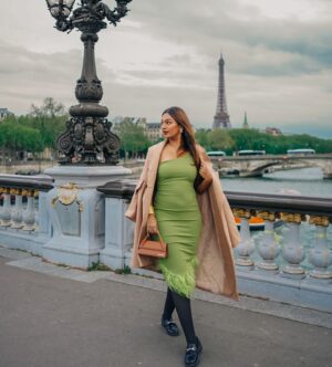 Sarah Sarosh Instagram - 2024 most loved fashion moments by y’all😍✨
I always thought I was more of a beauty girl than a fashion enthusiast but this year I loved experimenting with my personal style & y’all loved it too🙌🏽
Huge thanks to my stylist @sherinsajii for helping me pick fashion I’m comfortable in😍
•
Outfits are tagged😍
•
•
•
#grwm #outfitroundup #fashionblogger #fashionenthusiasts #topfashionmoments #comfortfashion